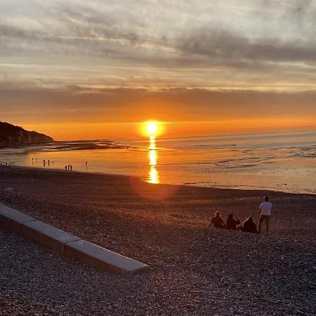 La Maison Des Vacances, A Deux Pas De La Mer. * Hautot-sur-Mer